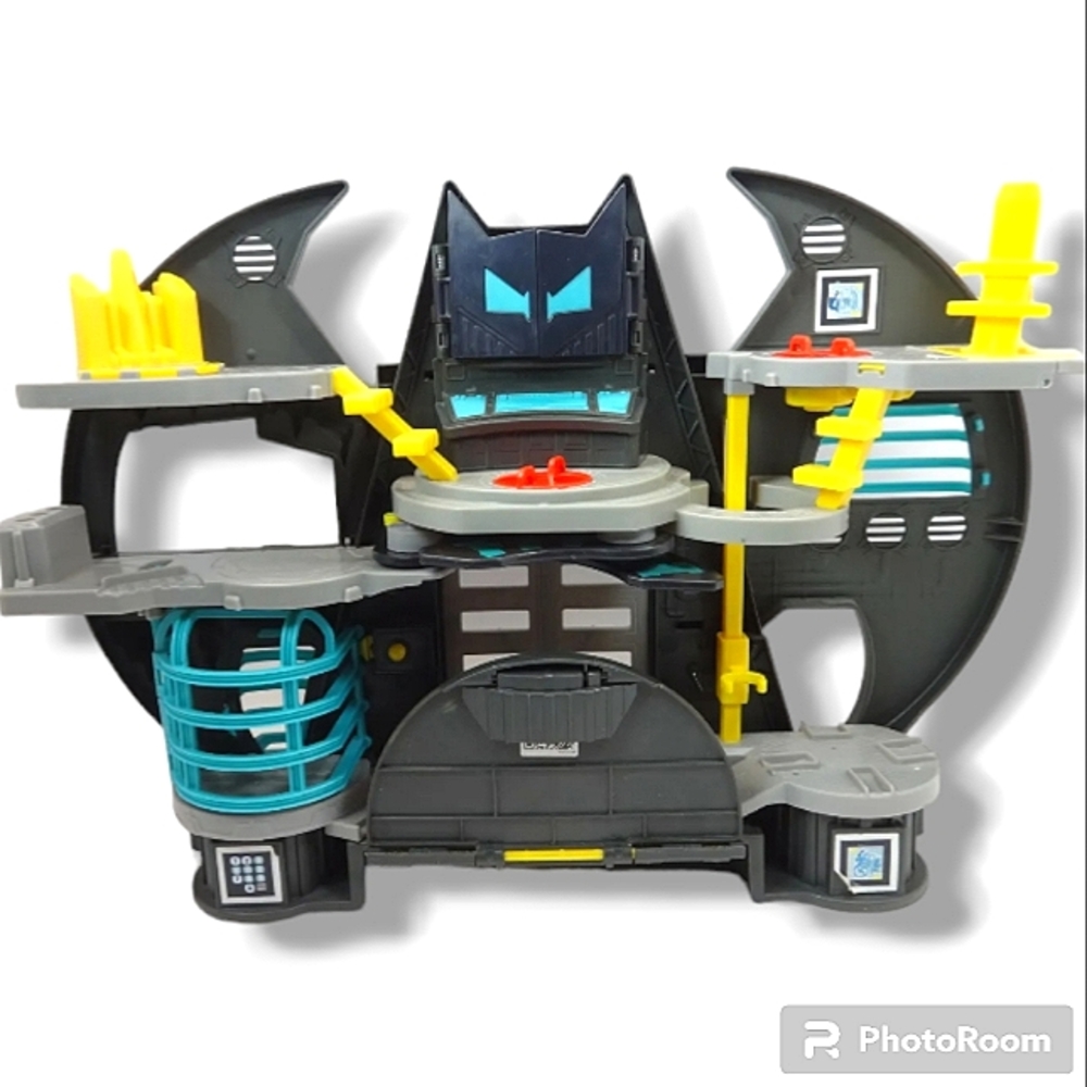 Fisher-Price Imaginext DC Comics Super Friends Batman Batcave Play Set